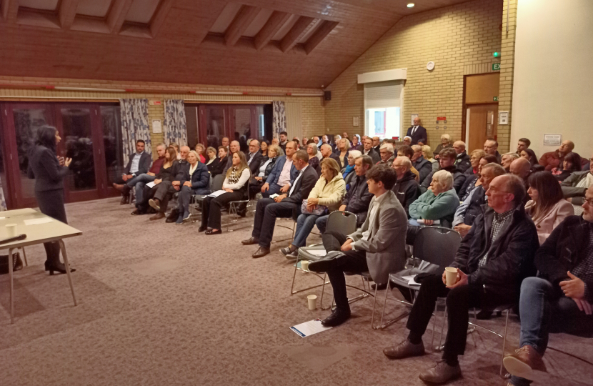 Suella speaking to a capacity crowd in Fareham